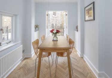 Cumberland Street, London